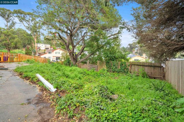 2699 Vale Rd, San Pablo, CA 94806