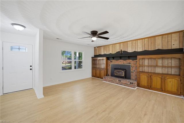 125 Millwood AVE, Chesapeake, VA 23322