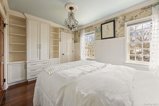 147 Valley Stream Road E, Larchmont, NY 10538