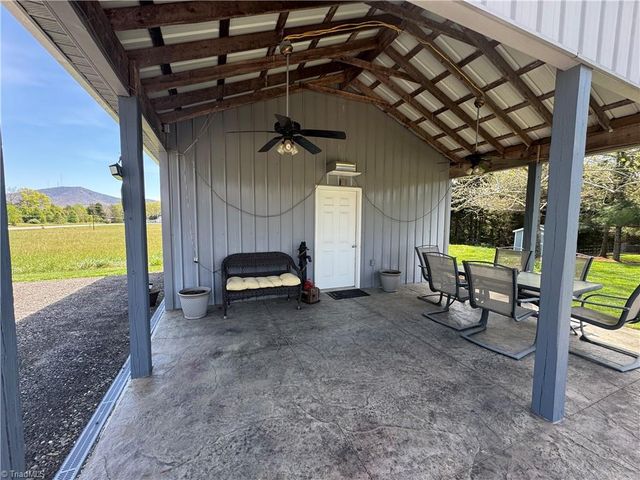 3145 Volunteer Road, Pinnacle, NC 27043
