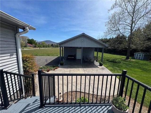 3145 Volunteer Road, Pinnacle, NC 27043