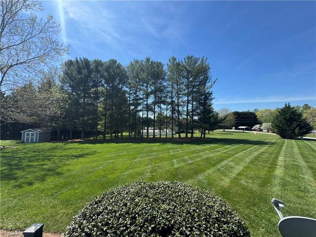 3145 Volunteer Road, Pinnacle, NC 27043