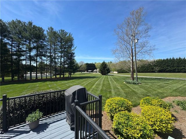 3145 Volunteer Road, Pinnacle, NC 27043