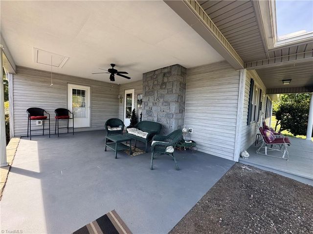 3145 Volunteer Road, Pinnacle, NC 27043