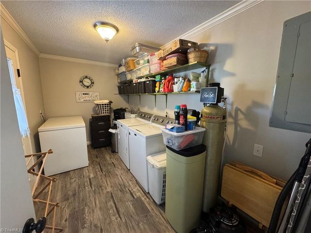 3145 Volunteer Road, Pinnacle, NC 27043