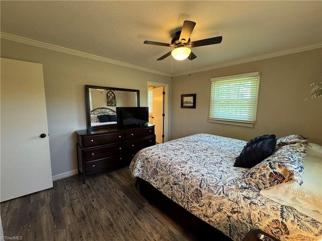3145 Volunteer Road, Pinnacle, NC 27043