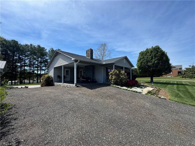 3145 Volunteer Road, Pinnacle, NC 27043