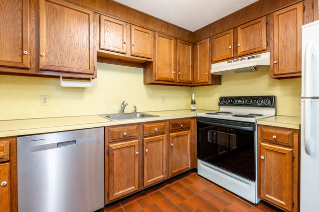 41 Bridle Path, Marstons Mills, MA 02648