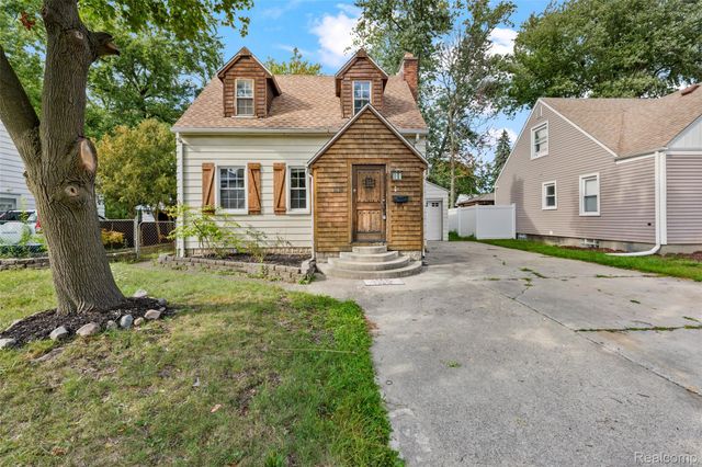 1674 Eaton Road, Berkley, MI 48072