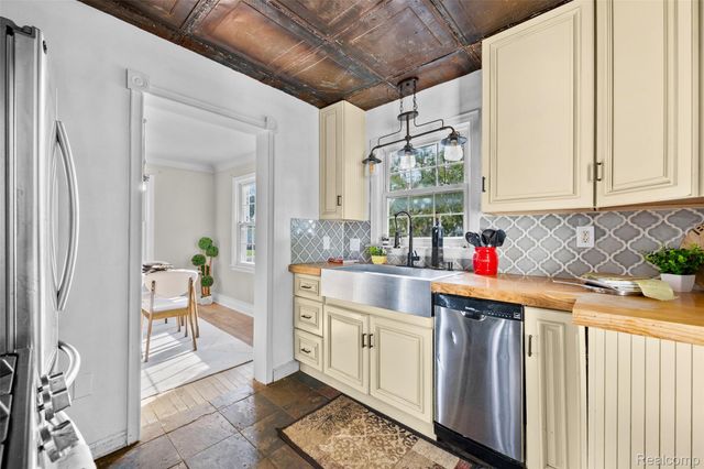 1674 Eaton Road, Berkley, MI 48072