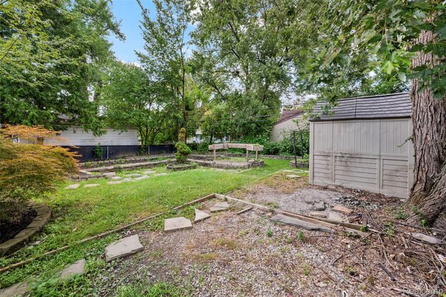 1674 Eaton Road, Berkley, MI 48072