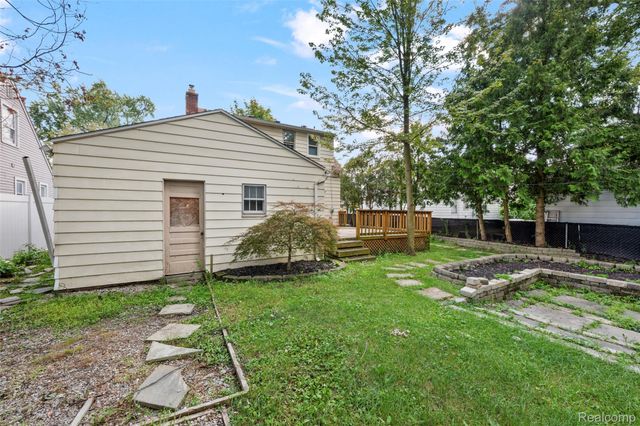 1674 Eaton Road, Berkley, MI 48072