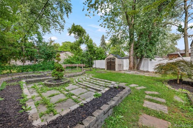 1674 Eaton Road, Berkley, MI 48072