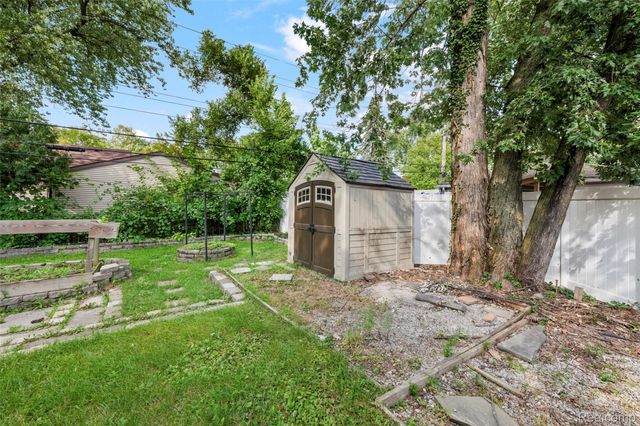 1674 Eaton Road, Berkley, MI 48072