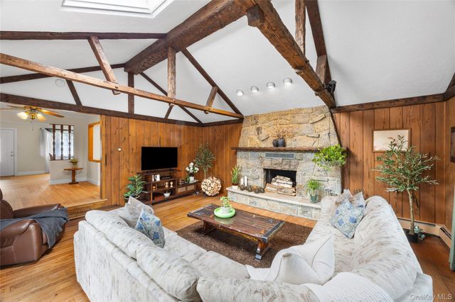 88 Evans Avenue, Albertson, NY 11507