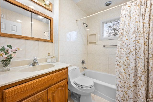 88 Evans Avenue, Albertson, NY 11507