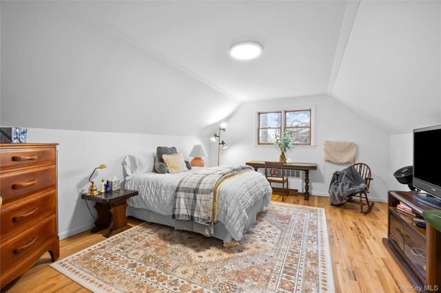 88 Evans Avenue, Albertson, NY 11507