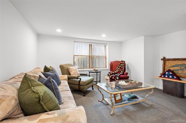 88 Evans Avenue, Albertson, NY 11507