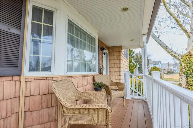 88 Evans Avenue, Albertson, NY 11507