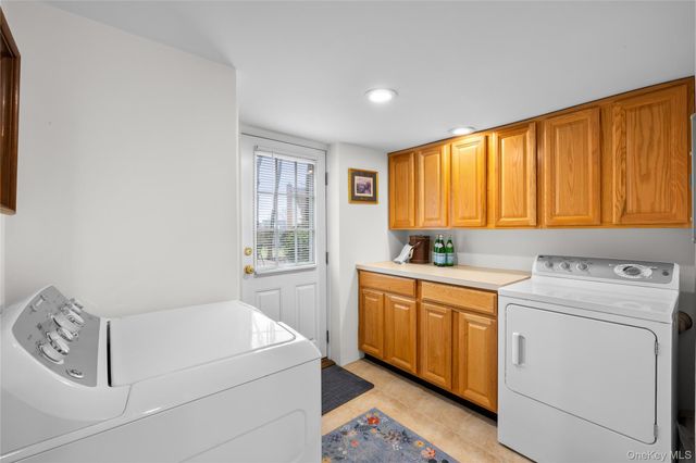 88 Evans Avenue, Albertson, NY 11507