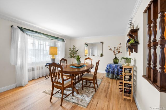 88 Evans Avenue, Albertson, NY 11507