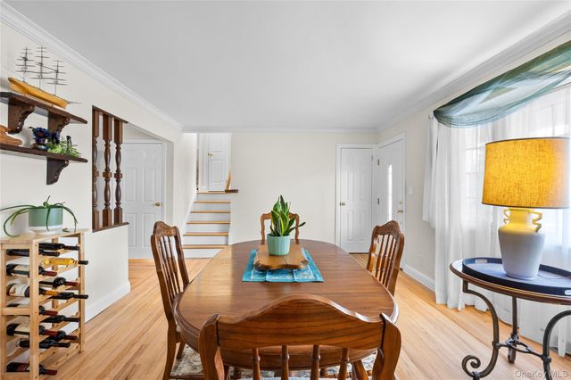 88 Evans Avenue, Albertson, NY 11507