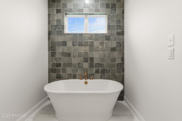 107 Lansing Lane, Youngsville, LA 70592