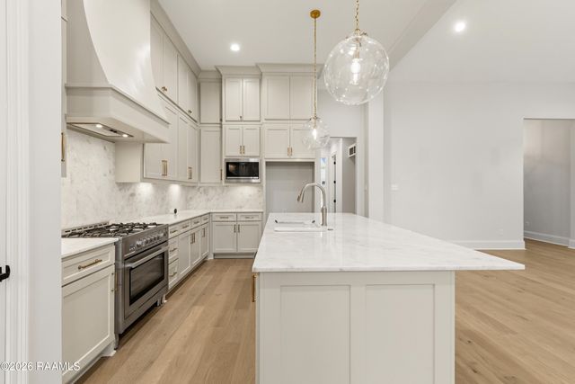 107 Lansing Lane, Youngsville, LA 70592