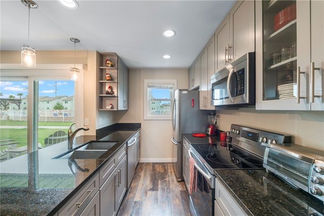 230 Cut Off Road 101, Port Aransas, TX 78373