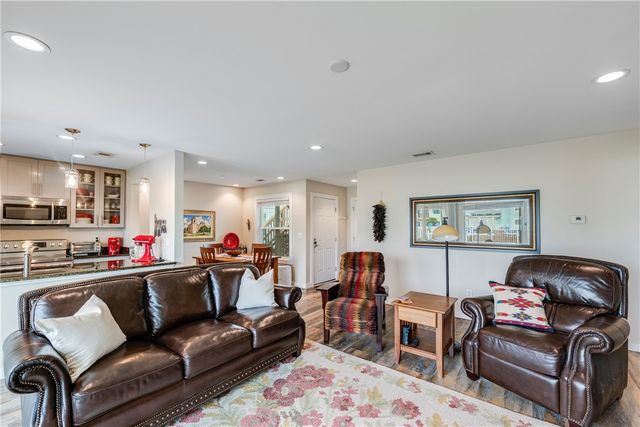 230 Cut Off Road 101, Port Aransas, TX 78373