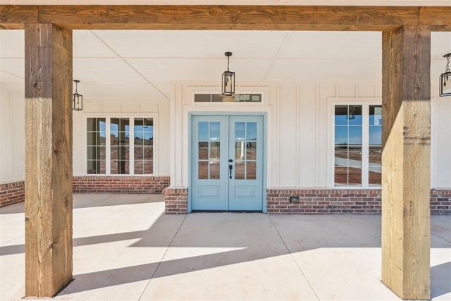 921 Meadow Park Road, Guthrie, OK 73044