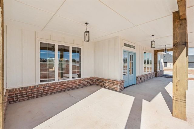 921 Meadow Park Road, Guthrie, OK 73044