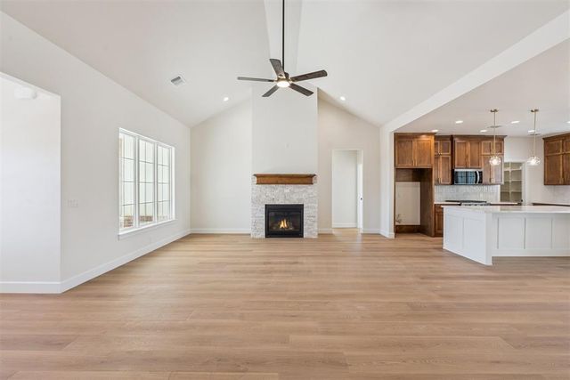 921 Meadow Park Road, Guthrie, OK 73044