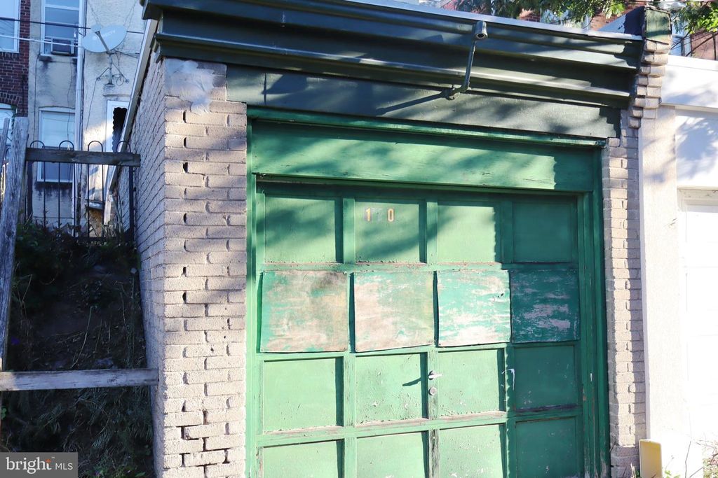 1940 W SPARKS ST, PHILADELPHIA, PA 19141 — photo 2