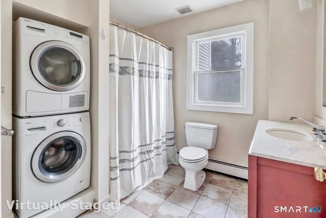 422 West River Road, Orange, CT 06477