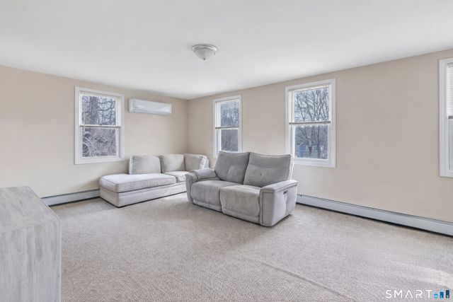 422 West River Road, Orange, CT 06477