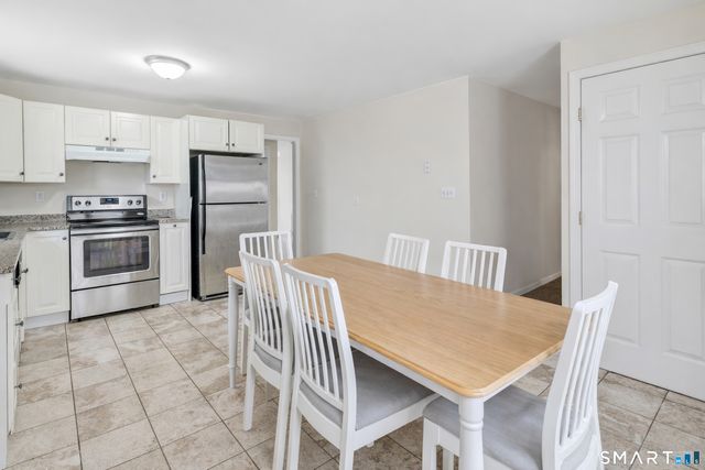 422 West River Road, Orange, CT 06477