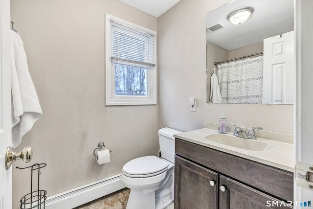 422 West River Road, Orange, CT 06477