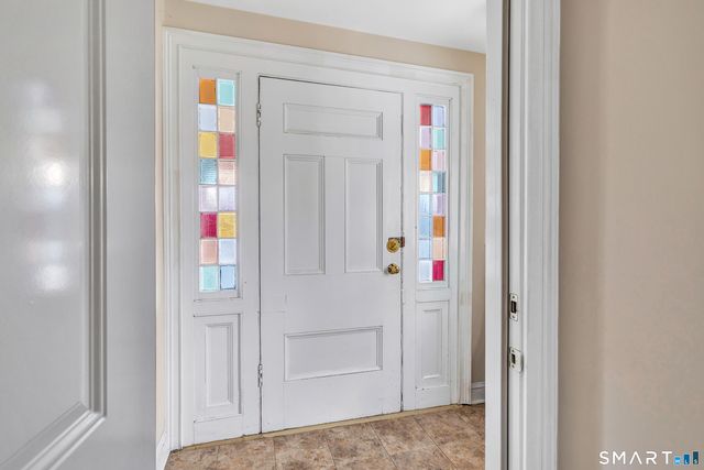 422 West River Road, Orange, CT 06477