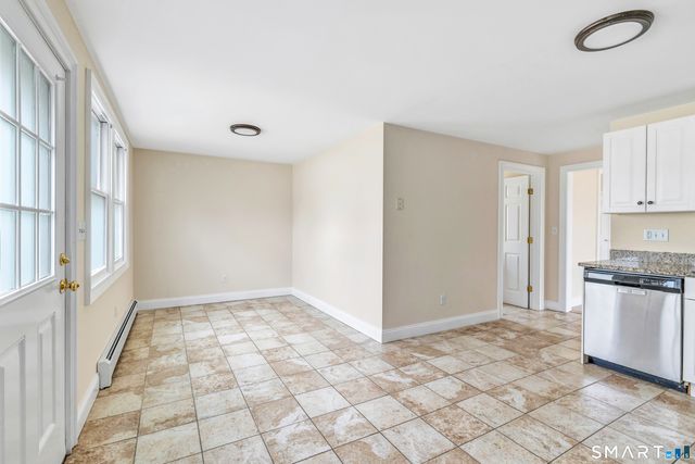 422 West River Road, Orange, CT 06477