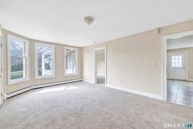 422 West River Road, Orange, CT 06477