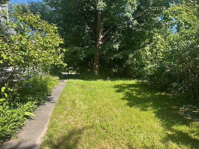 24 Main St, Monson, MA 01057