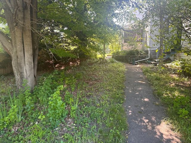 24 Main St, Monson, MA 01057