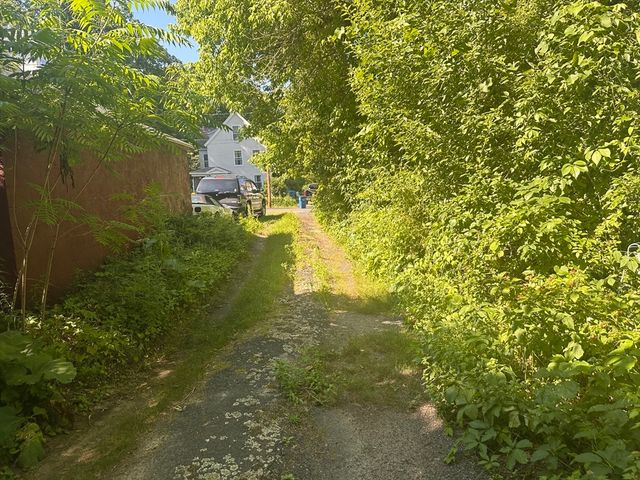 24 Main St, Monson, MA 01057