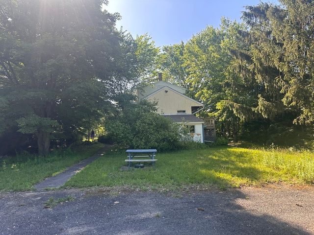 24 Main St, Monson, MA 01057