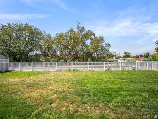 1602 W ROCKBRIDGE DR, Layton, UT 84041