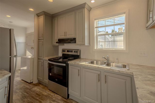 150 Main Street 1A, Islip, NY 11751