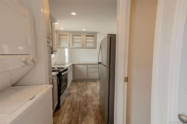 150 Main Street 1A, Islip, NY 11751