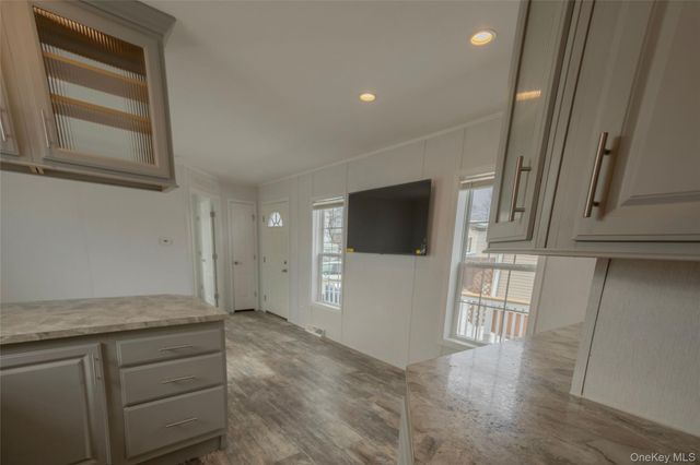 150 Main Street 1A, Islip, NY 11751