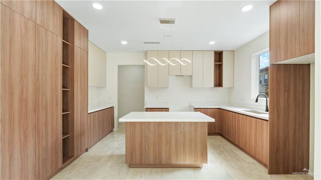 2804 Stablewood Lane, Mission, TX 78572